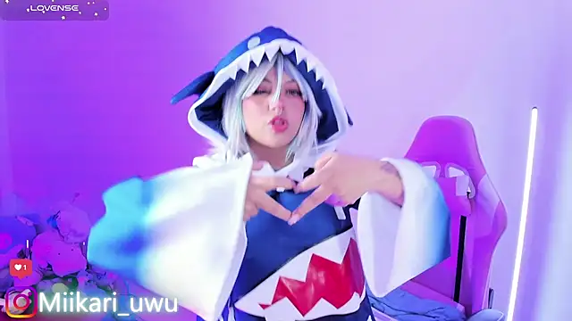 Snapshot of Ahri_Elderwood chatting on December 23, 2025, 5:07 am Ahri Elderwood online show from December 23, 2025, 5:07 am