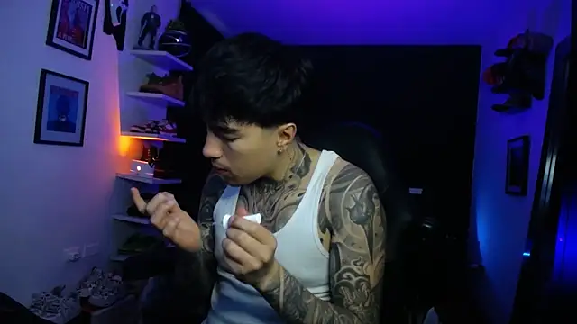 Snapshot of jung_dragon chatting on November 4, 2025, 7:34 am jung dragon online show from November 4, 2025, 7:34 am