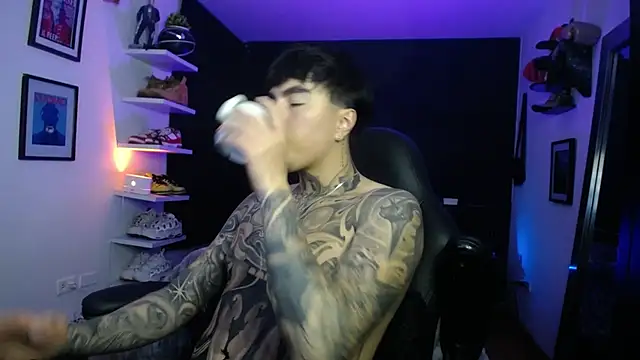 Snapshot of jung_dragon chatting on October 19, 2025, 2:03 am jung dragon online show from October 19, 2025, 2:03 am