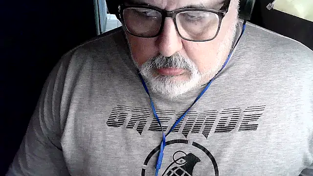 Snapshot of cashot58 chatting on May 15, 2026, 5:55 pm cashot58 online show from May 15, 2026, 5:55 pm
