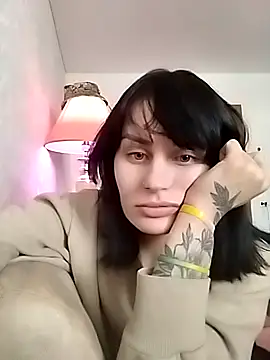 Tracey Izzy online show from October 21, 2025, 8:58 am