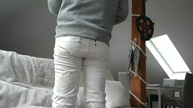 Snapshot of maxmueller321 chatting on December 4, 2024, 9:34 am maxmueller321 online show from December 4, 2024, 9:34 am