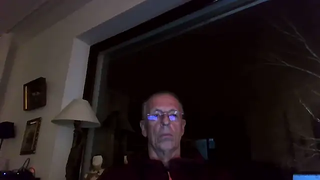 Snapshot of maxmueller321 chatting on December 2, 2024, 8:06 pm maxmueller321 online show from December 2, 2024, 8:06 pm