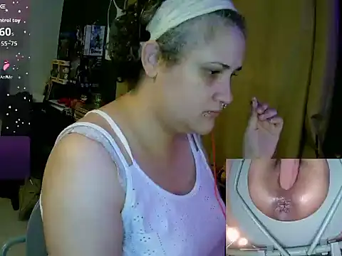 Snapshot of lolalicious_758 chatting on May 25, 2026, 2:44 am lolalicious 758 online show from May 25, 2026, 2:44 am