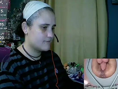 Snapshot of lolalicious_758 chatting on May 17, 2026, 10:54 pm lolalicious 758 online show from May 17, 2026, 10:54 pm