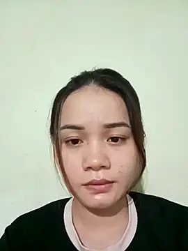 Snapshot of Ngoc-Trinh chatting on November 23, 2025, 4:28 pm Ngoc-Trinh online show from November 23, 2025, 4:28 pm