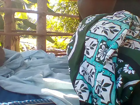 missarpie online show from April 5, 2026, 1:18 pm