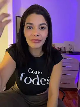 Snapshot of DaryRos chatting on March 19, 2025, 3:52 am DaryRos online show from March 19, 2025, 3:52 am