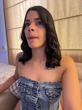 Snapshot of DaryRos chatting on December 2, 2025, 9:27 pm DaryRos online show from December 2, 2025, 9:27 pm