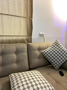 Snapshot of DaryRos chatting on September 24, 2025, 9:21 pm DaryRos online show from September 24, 2025, 9:21 pm