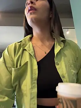 Snapshot of DaryRos chatting on March 13, 2025, 8:11 pm DaryRos online show from March 13, 2025, 8:11 pm