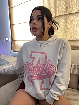 Snapshot of DaryRos chatting on October 12, 2025, 6:20 pm DaryRos online show from October 12, 2025, 6:20 pm