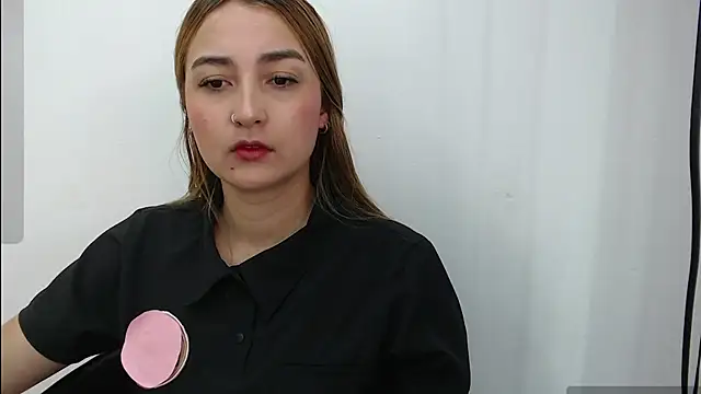 salome  lopez  online show from November 21, 2025, 1:54 pm