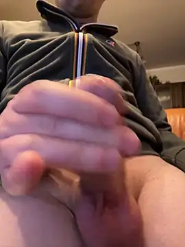 Snapshot of bookerr11 chatting on February 5, 2026, 9:43 pm bookerr11 online show from February 5, 2026, 9:43 pm