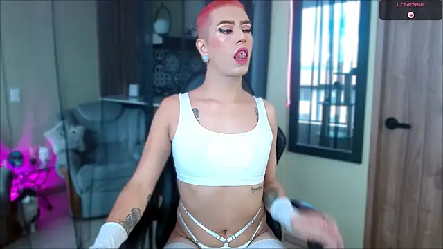 Snapshot of tevenwhiite chatting on November 22, 2025, 5:23 pm tevenwhiite online show from November 22, 2025, 5:23 pm