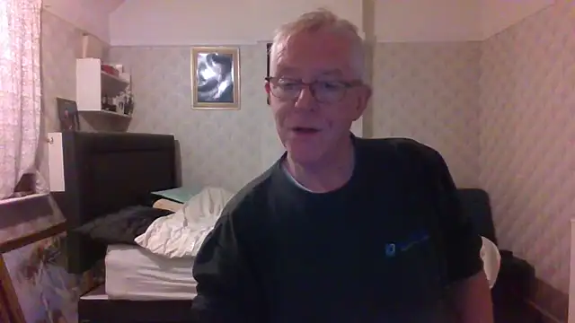 Snapshot of shaun63m chatting on November 22, 2025, 1:37 am shaun63m online show from November 22, 2025, 1:37 am