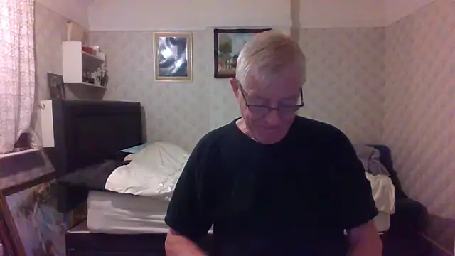 Snapshot of shaun63m chatting on November 29, 2025, 1:39 am shaun63m online show from November 29, 2025, 1:39 am