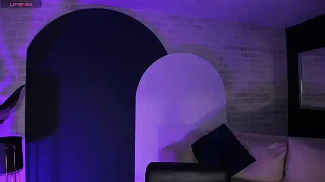 Snapshot of ViolettHansson chatting on April 11, 2026, 9:46 am ViolettHansson online show from April 11, 2026, 9:46 am