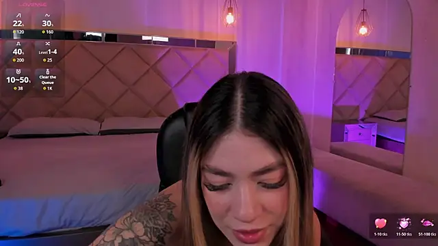 Snapshot of ViolettHansson chatting on March 18, 2026, 6:09 pm ViolettHansson online show from March 18, 2026, 6:09 pm