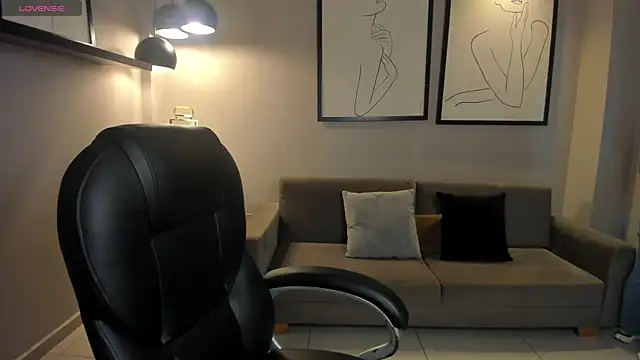AliceHarper  online show from May 31, 2026, 3:51 pm