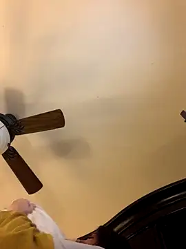 Snapshot of holyeroticss chatting on October 23, 2025, 9:35 pm holyeroticss online show from October 23, 2025, 9:35 pm