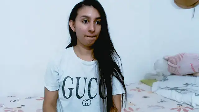 Snapshot of Alyson0001 chatting on February 26, 2025, 3:46 am Alyson0001 online show from February 26, 2025, 3:46 am