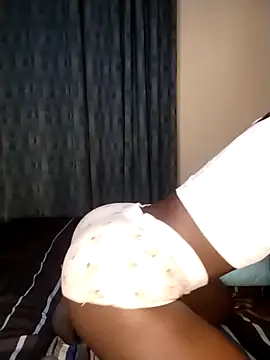 Snapshot of ebonyy_duchess chatting on March 3, 2026, 7:32 pm ebonyy duchess online show from March 3, 2026, 7:32 pm