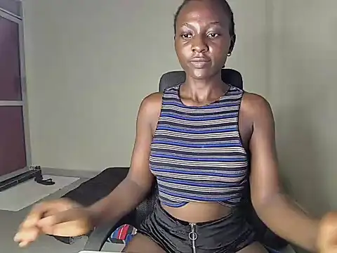 Snapshot of ebonyy_duchess chatting on January 20, 2025, 6:32 pm ebonyy duchess online show from January 20, 2025, 6:32 pm