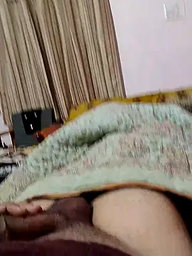 Snapshot of roadtucker123 chatting on December 21, 2025, 6:20 pm roadtucker123 online show from December 21, 2025, 6:20 pm