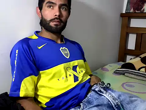 hideonbush051 online show from November 24, 2025, 4:18 pm