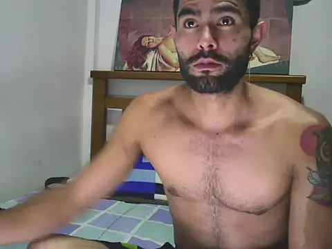 Snapshot of hideonbush051 chatting on October 5, 2025, 2:35 am hideonbush051 online show from October 5, 2025, 2:35 am