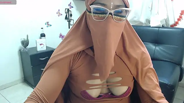 Snapshot of Aaliyah_brown chatting on January 12, 2025, 11:39 am Aaliyah brown online show from January 12, 2025, 11:39 am