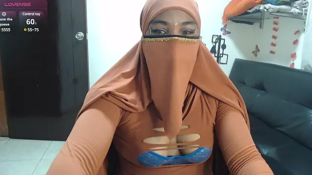 Snapshot of Aaliyah_brown chatting on March 2, 2025, 8:05 am Aaliyah brown online show from March 2, 2025, 8:05 am