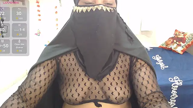 Snapshot of Aaliyah_brown chatting on October 17, 2025, 8:10 pm Aaliyah brown online show from October 17, 2025, 8:10 pm