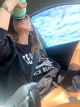 Snapshot of jungleangel chatting on October 18, 2025, 6:43 pm jungleangel online show from October 18, 2025, 6:43 pm