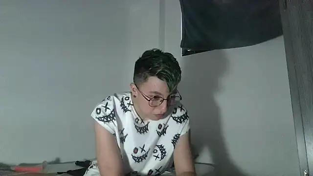 Snapshot of Sexyboy_666 chatting on December 5, 2025, 4:16 pm Sexyboy 666 online show from December 5, 2025, 4:16 pm