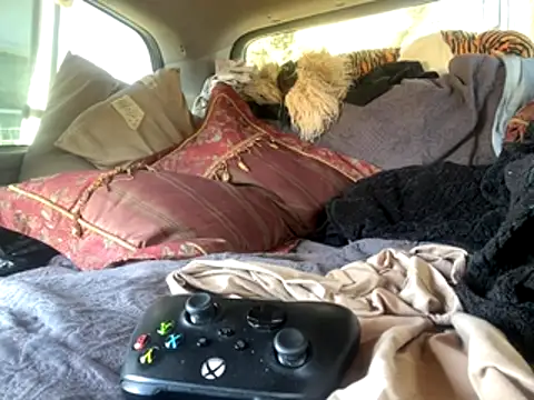 Snapshot of SlimeCrownzOut5 chatting on October 30, 2025, 3:09 pm SlimeCrownzOut5 online show from October 30, 2025, 3:09 pm