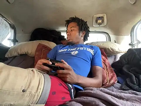 Snapshot of SlimeCrownzOut5 chatting on September 28, 2025, 3:19 pm SlimeCrownzOut5 online show from September 28, 2025, 3:19 pm