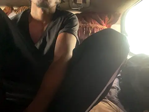 Snapshot of SlimeCrownzOut5 chatting on December 5, 2025, 3:10 pm SlimeCrownzOut5 online show from December 5, 2025, 3:10 pm