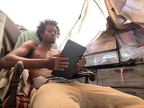 Snapshot of SlimeCrownzOut5 chatting on October 2, 2025, 4:54 pm SlimeCrownzOut5 online show from October 2, 2025, 4:54 pm