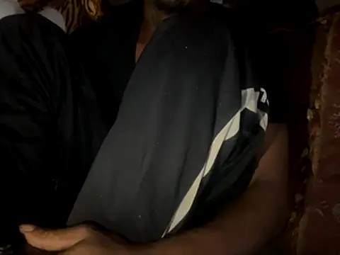 Snapshot of SlimeCrownzOut5 chatting on December 2, 2025, 12:00 am SlimeCrownzOut5 online show from December 2, 2025, 12:00 am