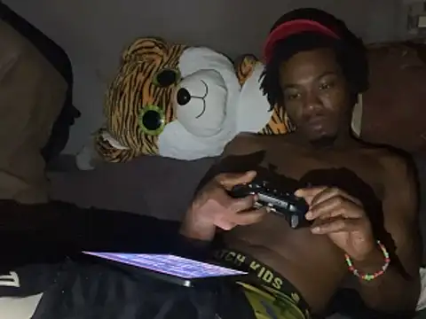 Snapshot of SlimeCrownzOut5 chatting on November 15, 2025, 12:09 pm SlimeCrownzOut5 online show from November 15, 2025, 12:09 pm