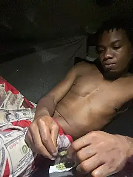 Snapshot of SlimeCrownzOut5 chatting on February 4, 2025, 9:07 am SlimeCrownzOut5 online show from February 4, 2025, 9:07 am