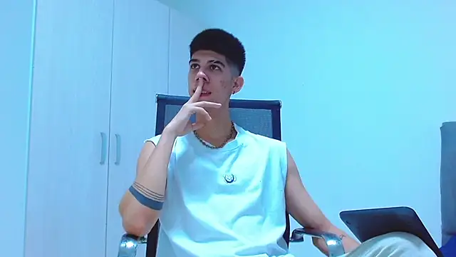 Snapshot of jhony-sex chatting on October 28, 2025, 3:40 am jhony-sex online show from October 28, 2025, 3:40 am