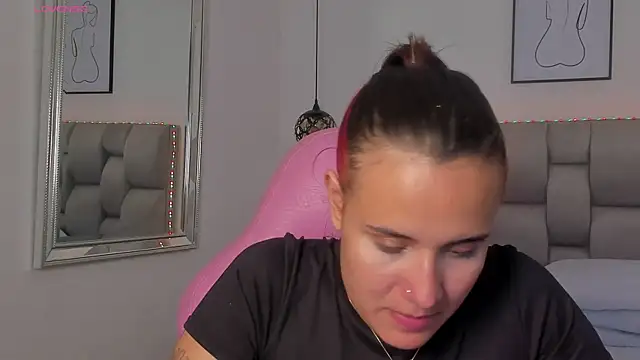 Snapshot of Susan-Sweet-7 chatting on December 15, 2025, 9:20 pm Susan-Sweet-7 online show from December 15, 2025, 9:20 pm