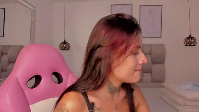 Snapshot of Susan-Sweet-7 chatting on October 17, 2025, 8:21 pm Susan-Sweet-7 online show from October 17, 2025, 8:21 pm