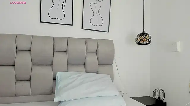 Snapshot of Susan-Sweet-7 chatting on December 18, 2025, 8:34 pm Susan-Sweet-7 online show from December 18, 2025, 8:34 pm