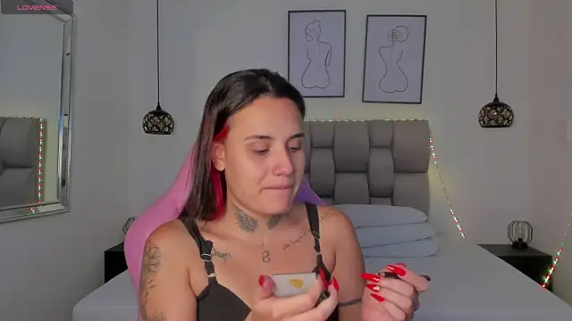 Snapshot of Susan-Sweet-7 chatting on January 6, 2026, 8:35 pm Susan-Sweet-7 online show from January 6, 2026, 8:35 pm