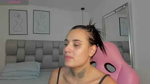 Snapshot of Susan-Sweet-7 chatting on November 9, 2025, 8:57 pm Susan-Sweet-7 online show from November 9, 2025, 8:57 pm