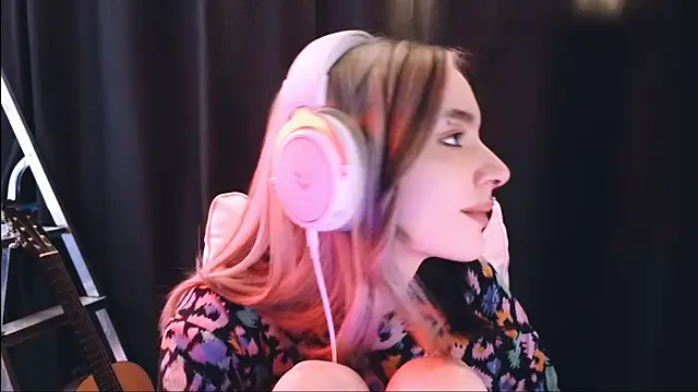 Avi Nile online show from February 6, 2025, 5:25 am